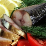 Hladno dimljena skuša: kalorija na 100 grama, bzhu, gi